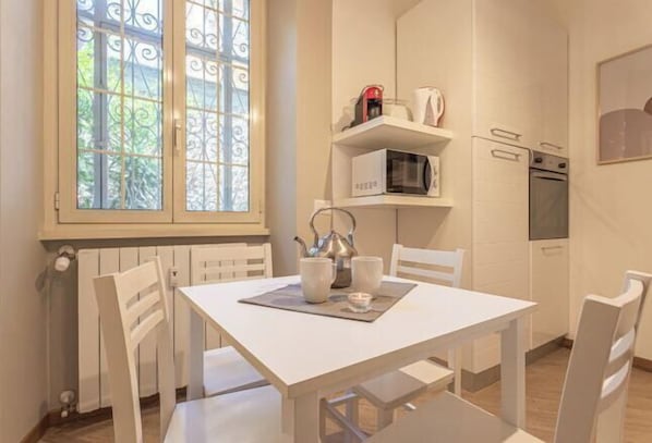 Dining - Casa Abeba, The Tower of Rome (Rome)