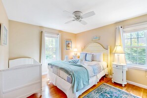 2 bedrooms, iron/ironing board, WiFi, bed sheets