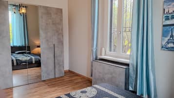 1 bedroom, desk, free WiFi, bed sheets