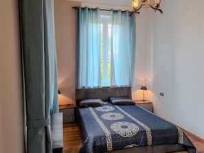 2 bedrooms, desk, free WiFi, bed sheets