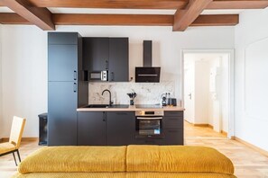 غسالة أطباق، ماكينة لصنع القهوة/الشاي، مستلزمات طهي/أطباق/أوعية