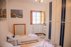 3 bedrooms, WiFi, bed sheets