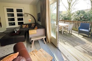 Smart TV, books, computer monitors, printers - Modern House with Garden near Amsterdam (Eemnes)