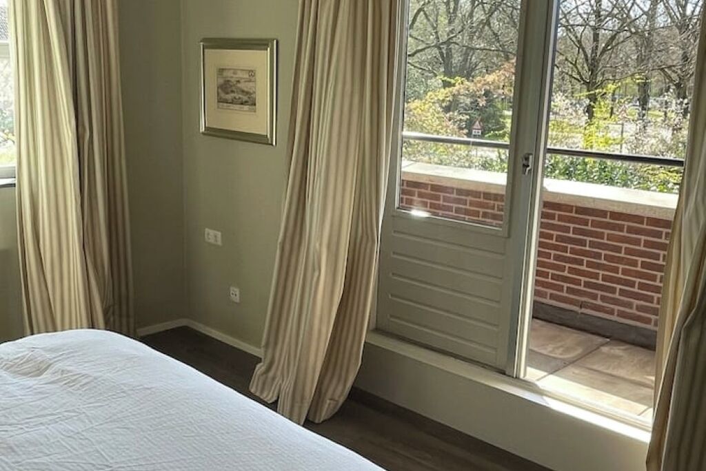 3 soverom, skrivebord, strykejern/-brett og wi-fi (inkludert)