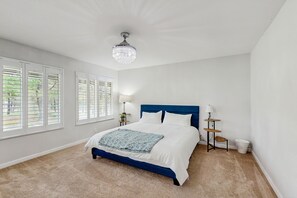 5 soverom, internettilgang og sengetøy