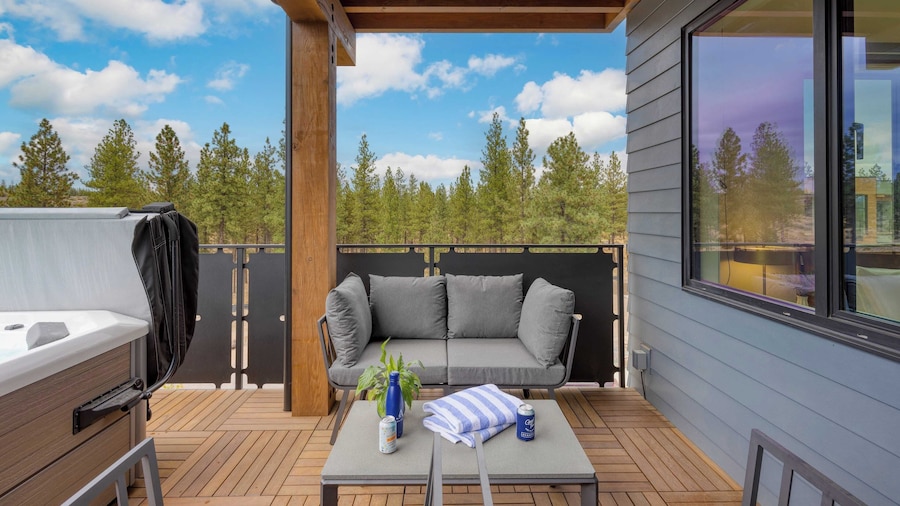 2 Units Minutes to Downtown Bend Hot Tub 1208 Skyline Ranch by Avantstay