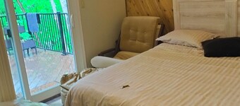 Marvelous 4-bedroom lake front cottage in Rosseau