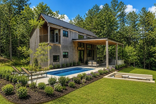 65 Acres: Secluded 'Avian Acres' Cabin w/ Pool!
