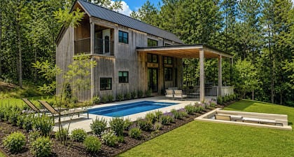 65 Acres: Secluded 'Avian Acres' Cabin w/ Pool!