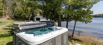 Stunning 5 bed 5 bath cottage on Lake Rosseau