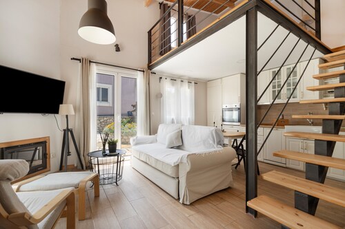 Apartment 'Stathis Suite' mit Meerblick, WLAN und Klimaanlage