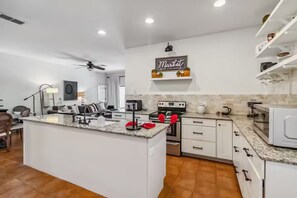 Private kitchen - Tuscan Style Villa / Near Disney (Clermont)