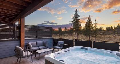 2 Units Minutes to Old Bend Deck + Hot Tub 1216 Skyline Ranch by Avantstay