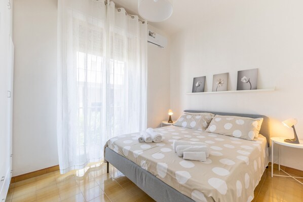 2 chambres, fer et planche à repasser, Wi-Fi gratuit, draps fournis