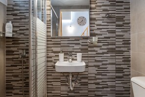 Doccia, asciugacapelli, asciugamani