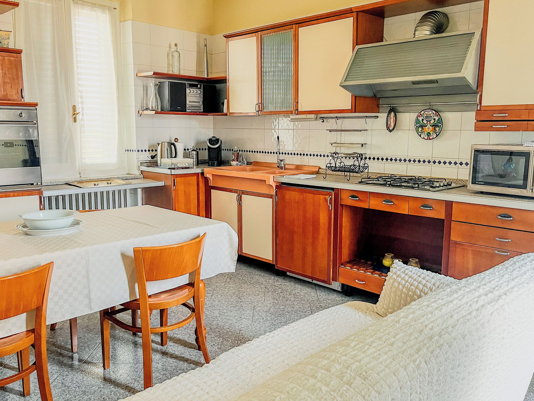 Casa, balcone, vista valle | Cucina privata | Macchina per tè/caffè