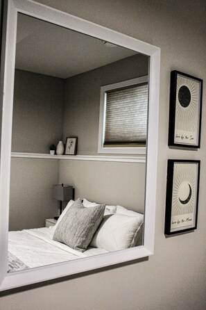 2 bedrooms, desk, iron/ironing board, travel cot