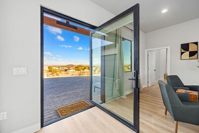 Charming 3-bedroom house in wonderful Tucson with stunning views all around