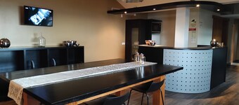 Pico Blue Ocean – Elegant Oceanfront Escape on Avenida do Mar