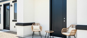 3BD | Free Parking | 75" Smart TV | 2BR | 2Bath