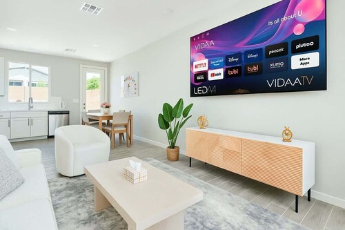 3BD / Free Parking / 75" Smart TV / 2BR / 2Bath