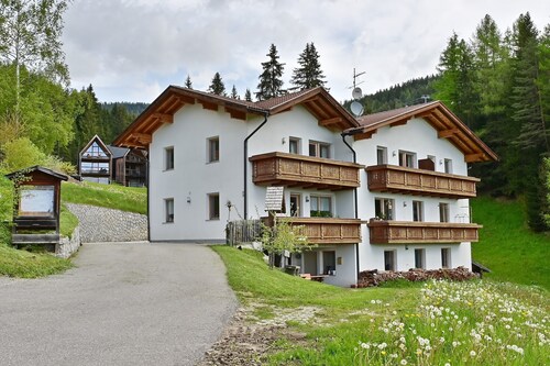 Apartment 'Obermüllerhof 2' with Mountain View, Shared Garden and Wi-Fi