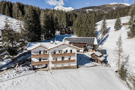 Exterior. Apartment 'Obermüllerhof 2' with Mountain View, Shared Garden and Wi-Fi