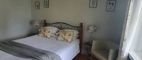 2 chambres, fer et planche à repasser, Wi-Fi, draps fournis