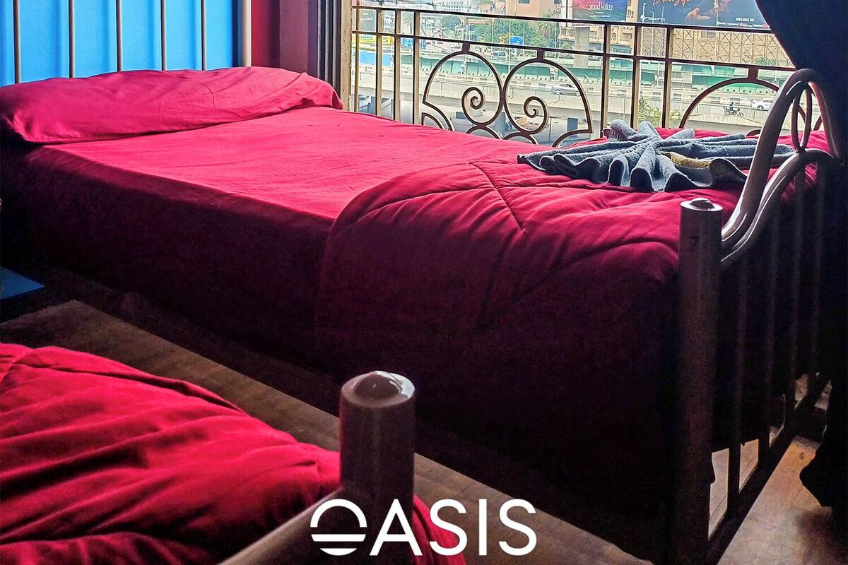Habitación económica doble, baño compartido | Escritorio, espacio para trabajar con un portátil, wifi gratis