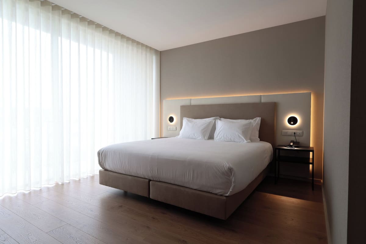 Double Room | In-room safe, desk, laptop workspace, soundproofing