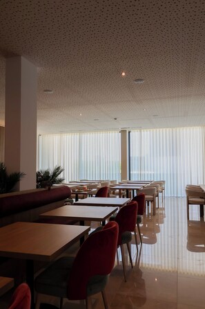 Restaurant - Oporto Fly Hotel (Maia)