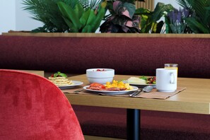 Daily buffet breakfast for a fee