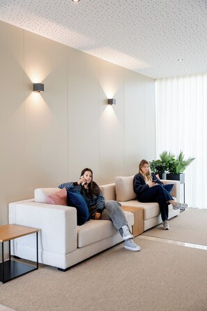 Reception - Oporto Fly Hotel (Maia)