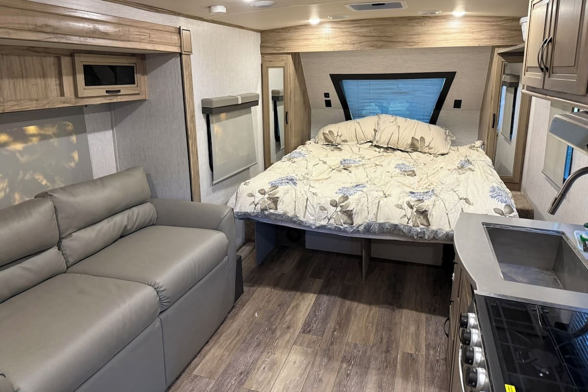 Cabin tiện nghi đơn giản | Truy cập Internet không dây miễn phí, bộ trải giường 