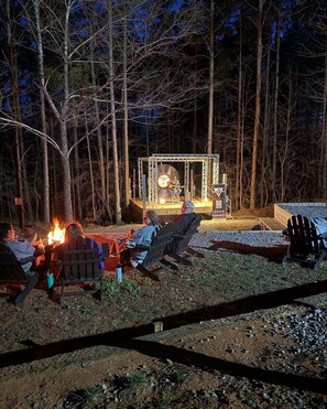 Theater show - Sasquatch Farm (South Pittsburg)