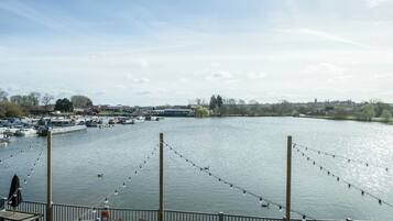 Tempat makan outdoor