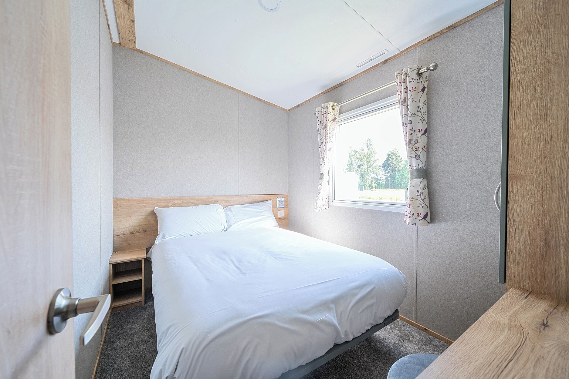 2 bedrooms, individually decorated, individually furnished, free WiFi