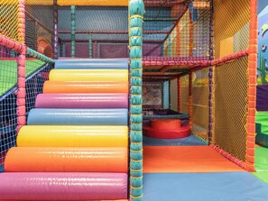 Cottage | Children’s area - Moonlit Skylight Lodge - Billing Aquadrome (Northampton)