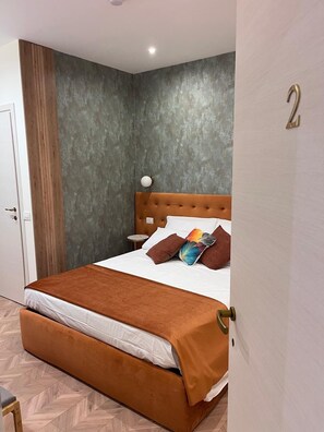 1 camera, Wi-Fi gratuito, lenzuola