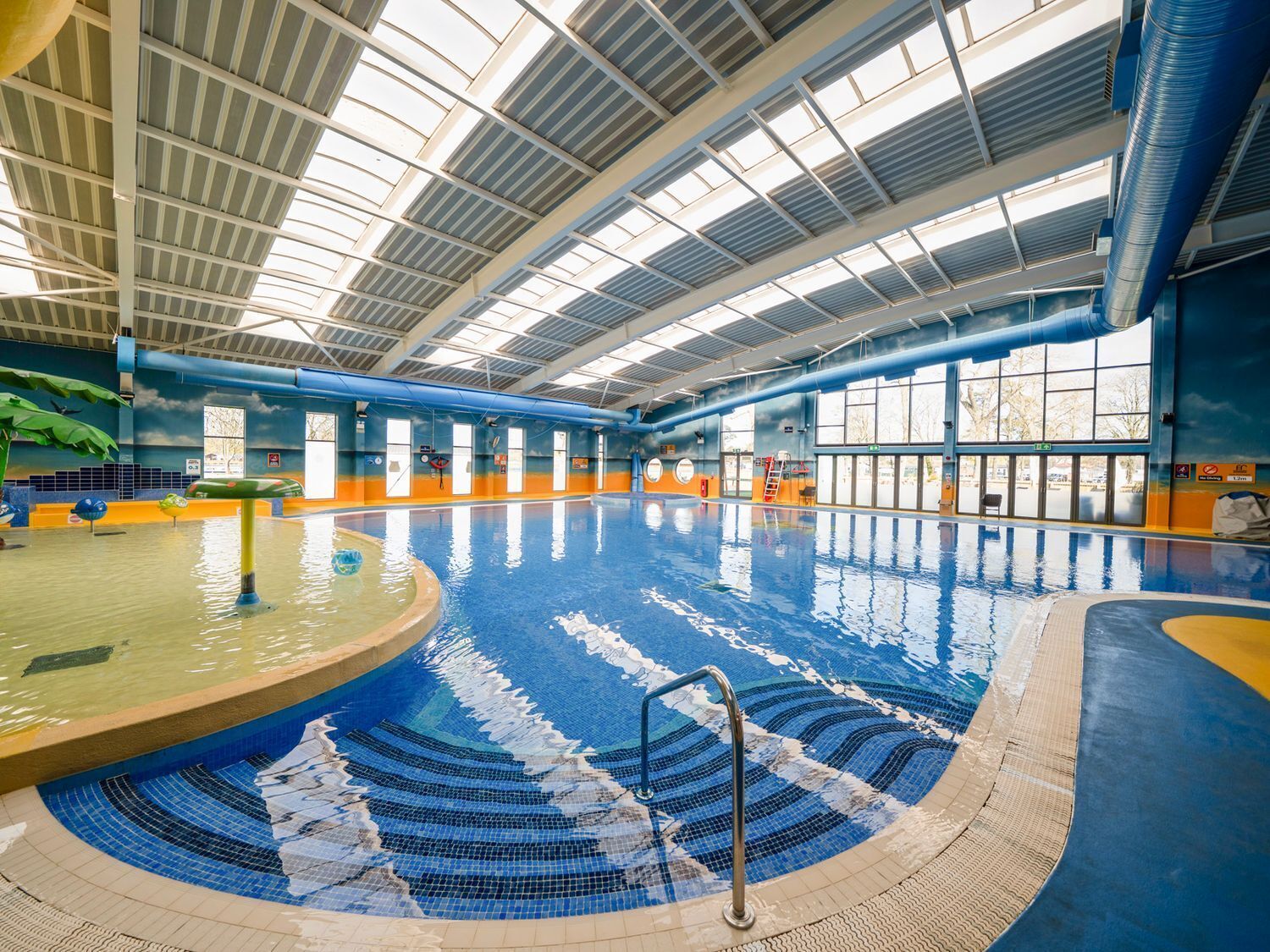 Cottage | Pool | Indoor pool, outdoor pool