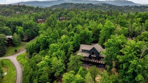Exterior - Escape in Luxury •  Pool, HotTub, Sauna & GameRoom (Sevierville)