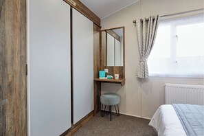 3 bedrooms, individually decorated, individually furnished, free WiFi - Island Breeze - Hayling Island (Hayling Island)