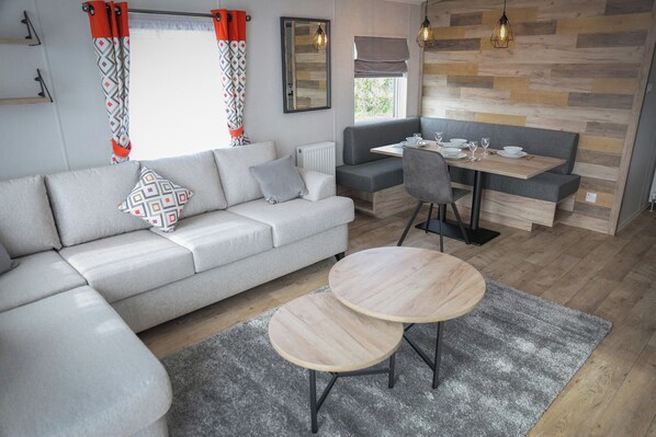 Cottage | Living area