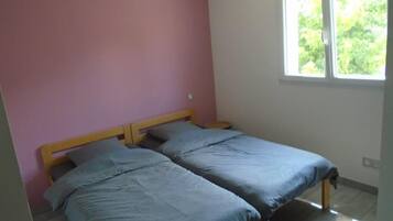 4 chambres, lit parapluie, Wi-Fi gratuit, draps fournis