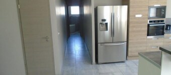 Spacious 4-bedroom house close to the cycle route, climbing area and shops