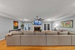 Smart TV, fireplace, offices