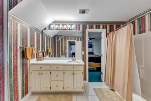 Shower, jetted tub, hair dryer, towels