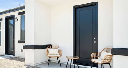 Spacious 2BR | 3Bd | 70" Smart TV | 2Bath