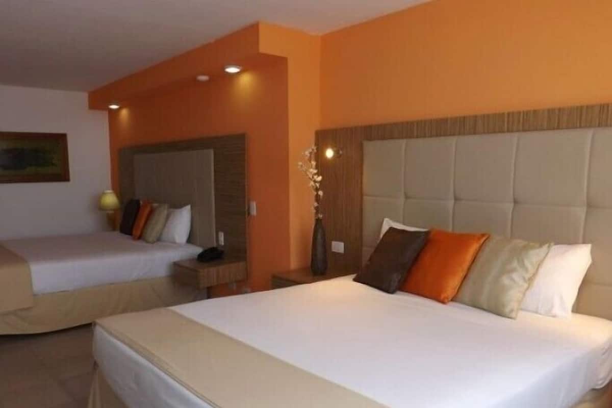 Tremannsrom – standard, resort-utsikt | Safe på rommet, skrivebord for bærbar PC og strykejern/-brett