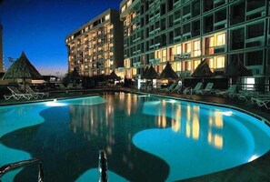 Front of property - evening/night - Hippocampus Vacation Club (Pampatar)